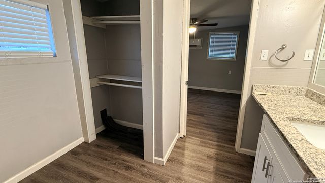 351 Overhill Dr Unit B, San Antonio, TX 78228