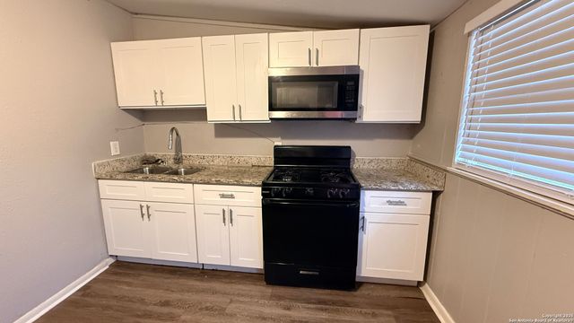 351 Overhill Dr Unit B, San Antonio, TX 78228