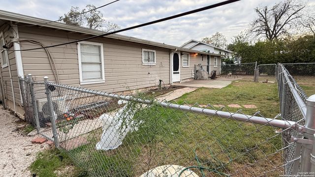 351 Overhill Dr Unit B, San Antonio, TX 78228