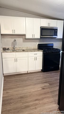 351 Overhill Dr Unit B, San Antonio, TX 78228