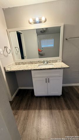 351 Overhill Dr Unit B, San Antonio, TX 78228