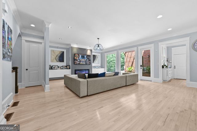 982 NE CANTER Road, Atlanta, GA 30324