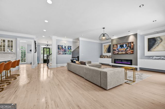 982 NE CANTER Road, Atlanta, GA 30324