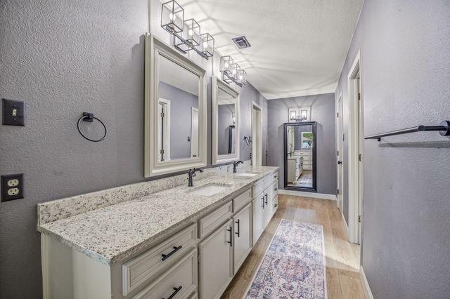 4433 Quail Hollow Road, Fort Worth, TX 76133