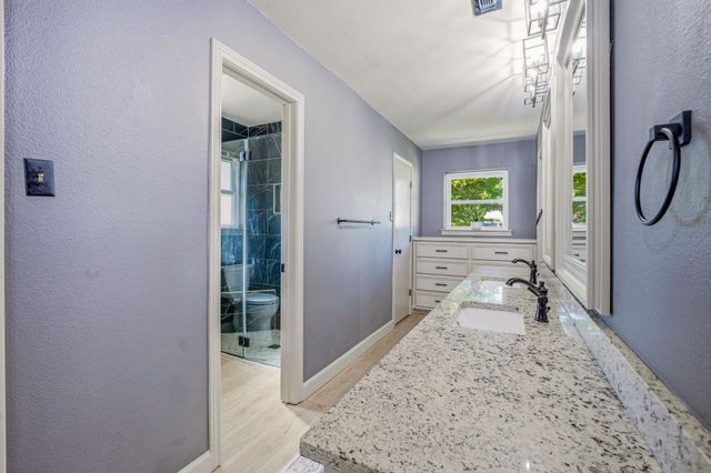 4433 Quail Hollow Road, Fort Worth, TX 76133