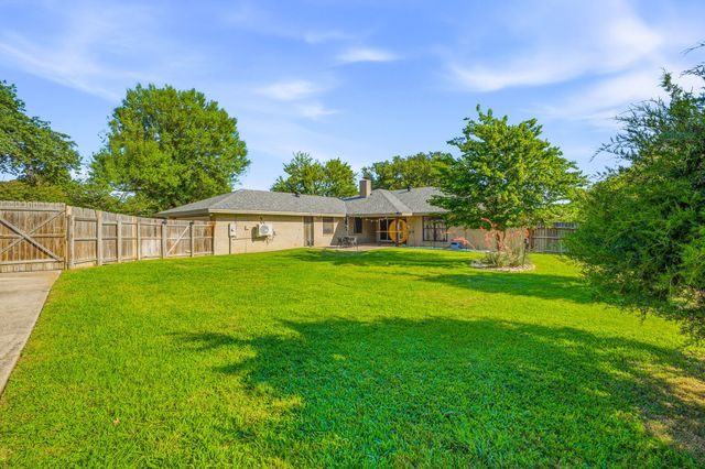 4433 Quail Hollow Road, Fort Worth, TX 76133