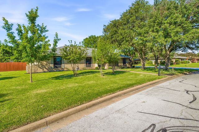 4433 Quail Hollow Road, Fort Worth, TX 76133