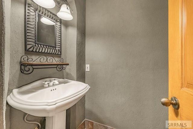 144 E 400 N, Blackfoot, ID 83221