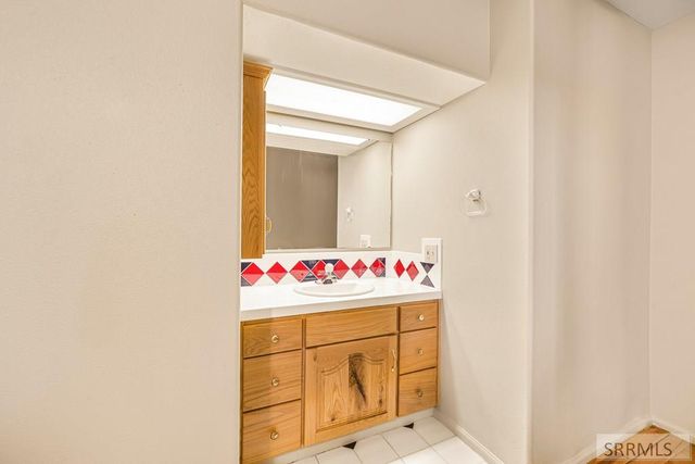 144 E 400 N, Blackfoot, ID 83221