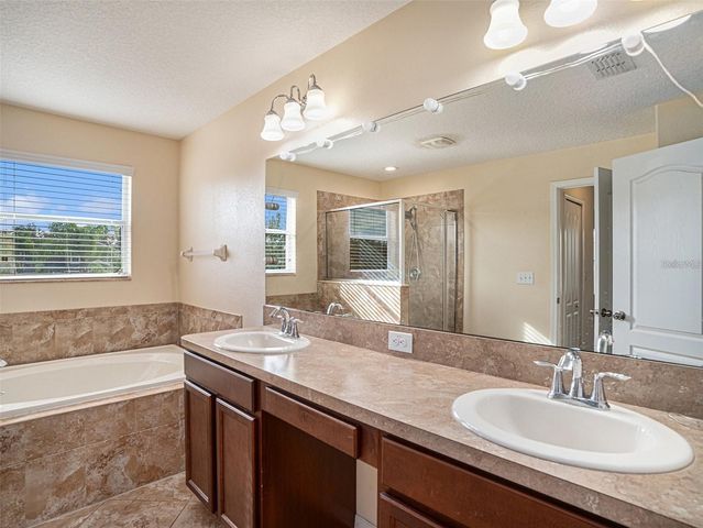 2411 BIRDS EYE COURT, Ruskin, FL 33570