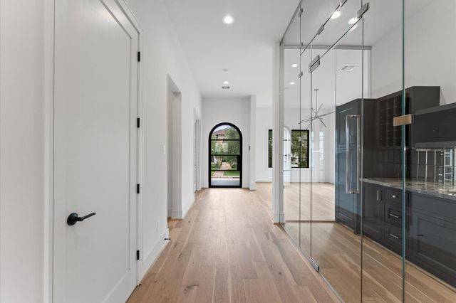 4046 Drummond Street, Houston, TX 77025