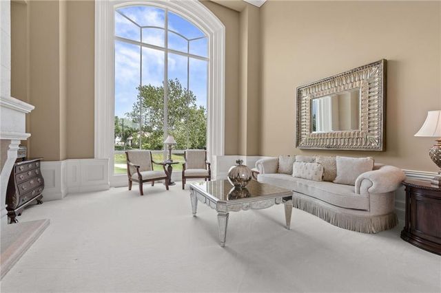 6517 Ridge Road, Parkville, MO 64152