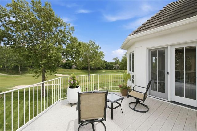 6517 Ridge Road, Parkville, MO 64152