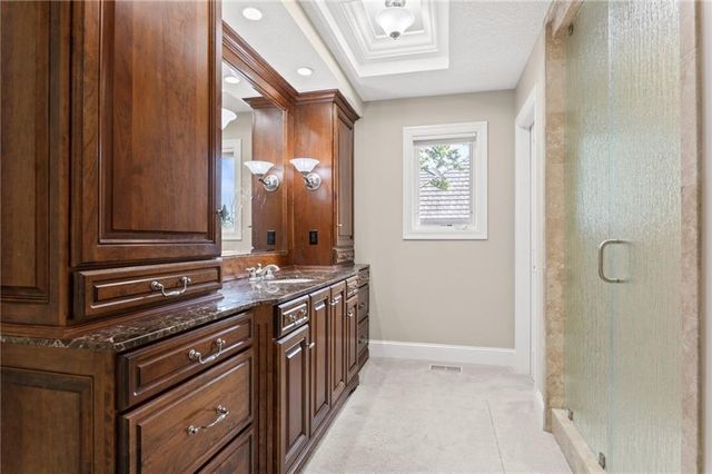 6517 Ridge Road, Parkville, MO 64152