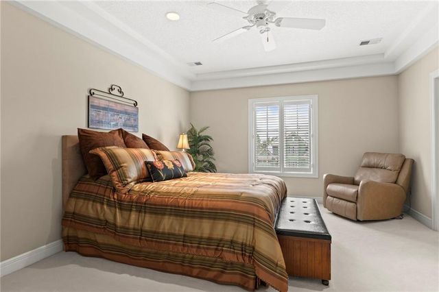 6517 Ridge Road, Parkville, MO 64152