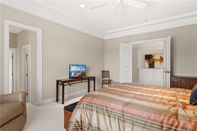 6517 Ridge Road, Parkville, MO 64152