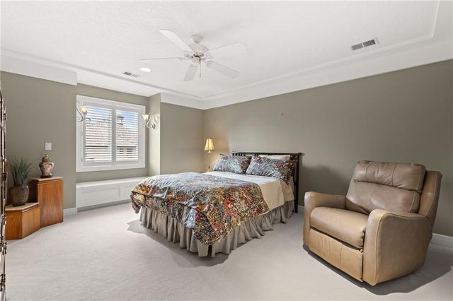 6517 Ridge Road, Parkville, MO 64152