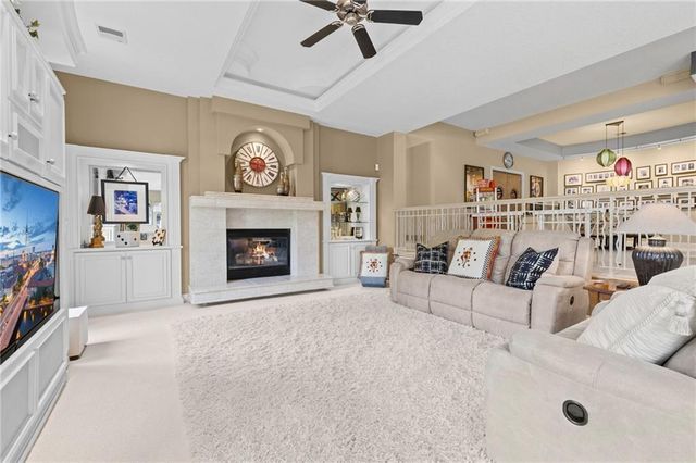 6517 Ridge Road, Parkville, MO 64152