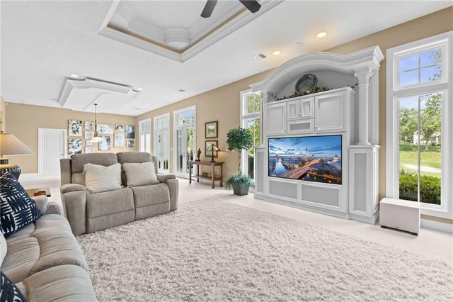 6517 Ridge Road, Parkville, MO 64152