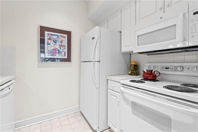 6517 Ridge Road, Parkville, MO 64152