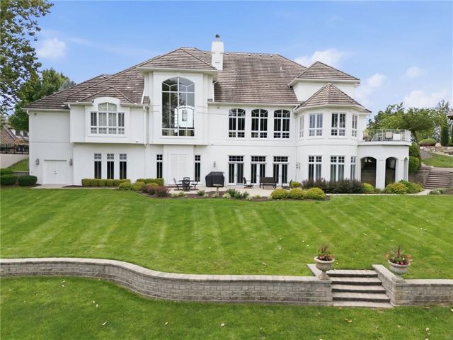 6517 Ridge Road, Parkville, MO 64152