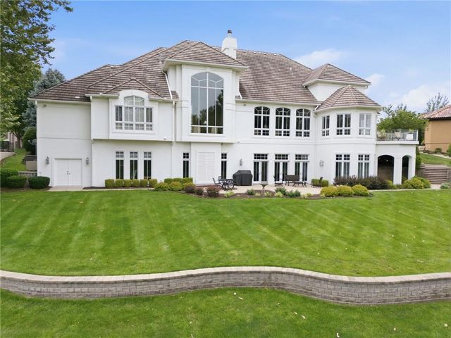 6517 Ridge Road, Parkville, MO 64152