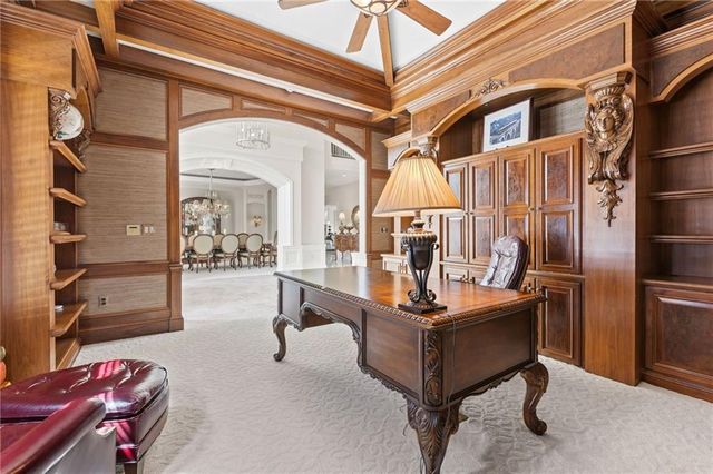 6517 Ridge Road, Parkville, MO 64152