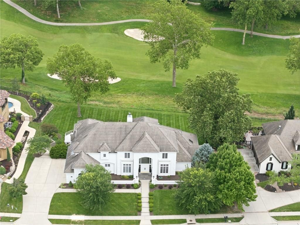 6517 Ridge Road, Parkville, MO 64152