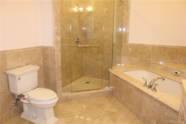405 Trump Park, Shrub Oak, NY 10588