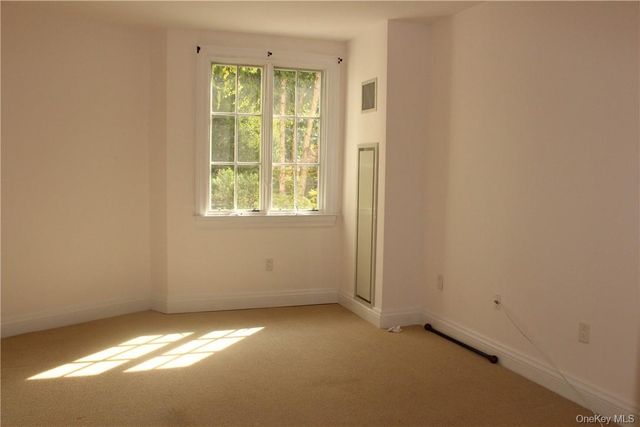 405 Trump Park, Shrub Oak, NY 10588