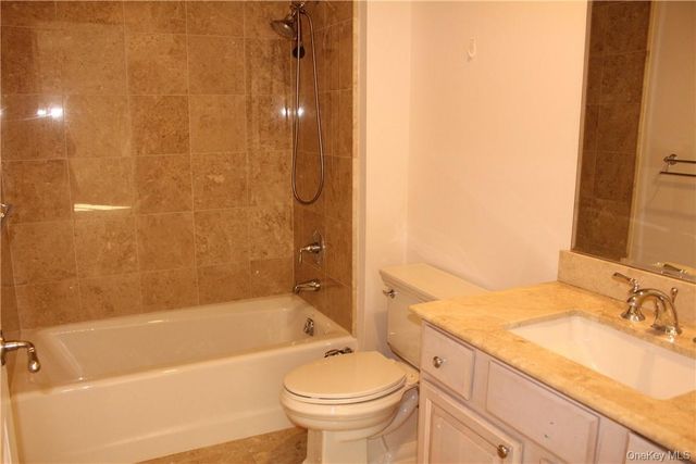 405 Trump Park, Shrub Oak, NY 10588