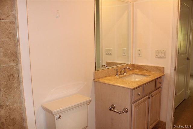 405 Trump Park, Shrub Oak, NY 10588