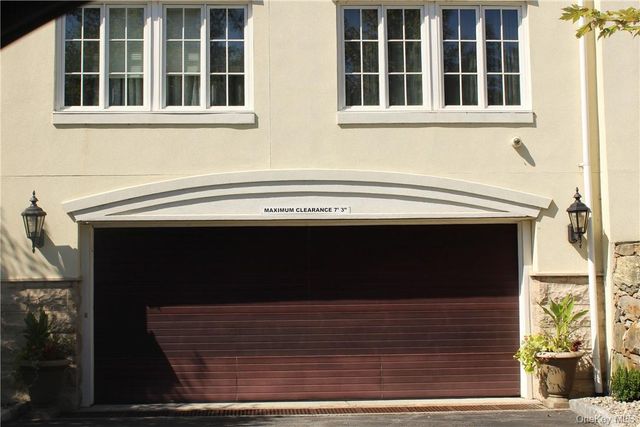 405 Trump Park, Shrub Oak, NY 10588