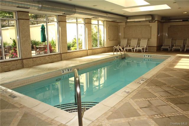 405 Trump Park, Shrub Oak, NY 10588