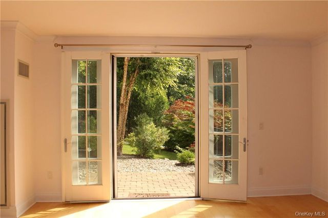 405 Trump Park, Shrub Oak, NY 10588