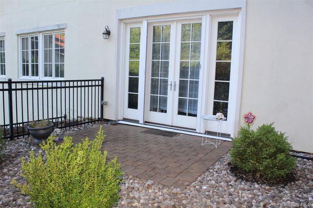 405 Trump Park, Shrub Oak, NY 10588