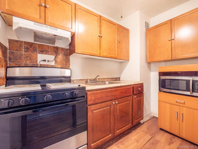 90-11 35th Avenue 6T, Jackson Heights, NY 11372