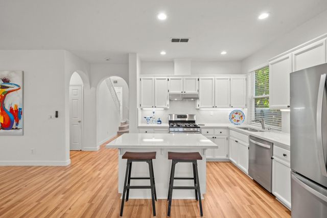 38 Rosier Cir, Sacramento, CA 95833