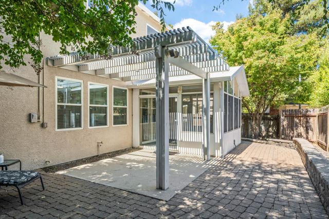 38 Rosier Cir, Sacramento, CA 95833