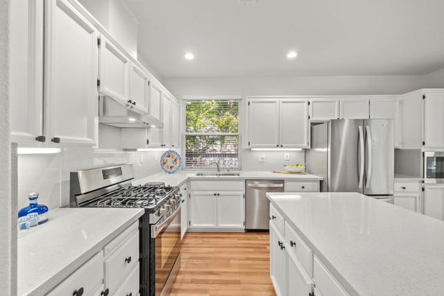 38 Rosier Cir, Sacramento, CA 95833
