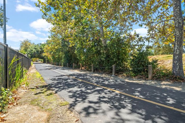 38 Rosier Cir, Sacramento, CA 95833