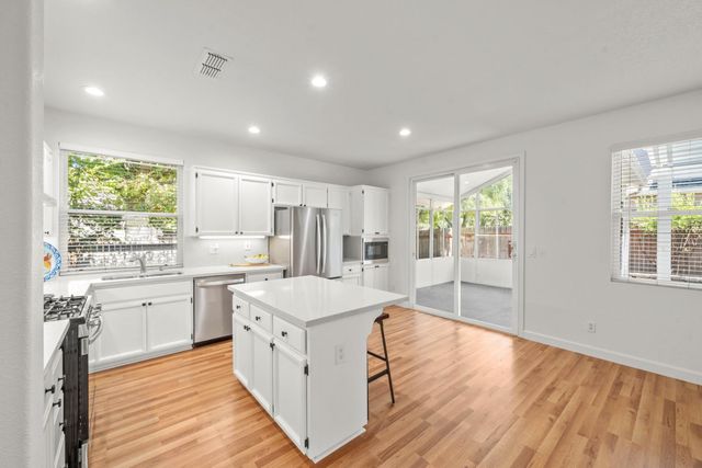 38 Rosier Cir, Sacramento, CA 95833