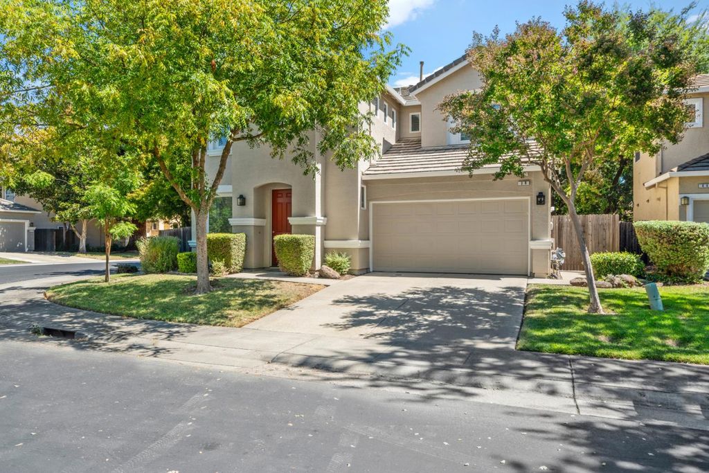 38 Rosier Cir, Sacramento, CA 95833