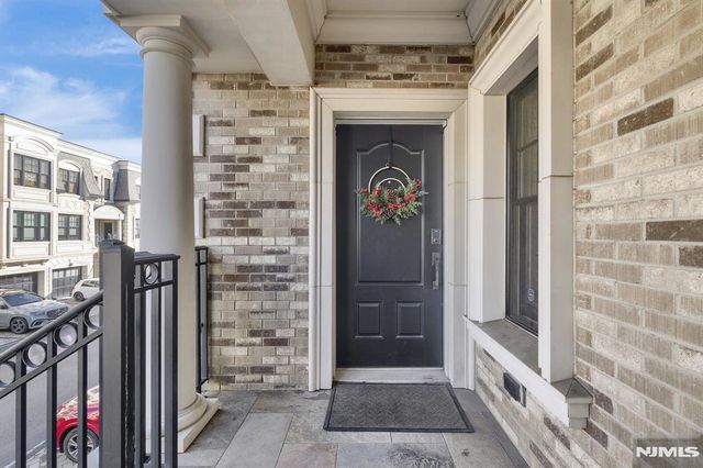 44 Marquis Court 44, Edgewater, NJ 07020