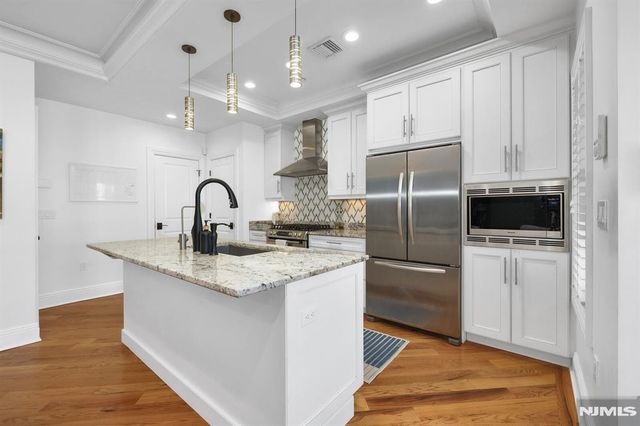 44 Marquis Court 44, Edgewater, NJ 07020