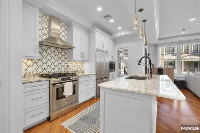 44 Marquis Court 44, Edgewater, NJ 07020