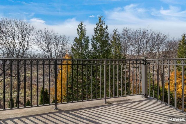 44 Marquis Court 44, Edgewater, NJ 07020