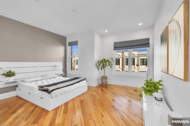 44 Marquis Court 44, Edgewater, NJ 07020