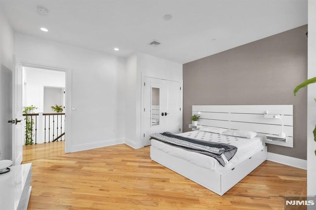 44 Marquis Court 44, Edgewater, NJ 07020