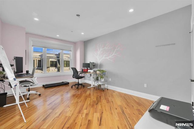 44 Marquis Court 44, Edgewater, NJ 07020